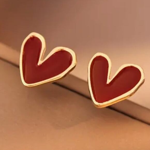NWT H&M Red Heart Shaped Stud Earrings - Picture 1 of 2